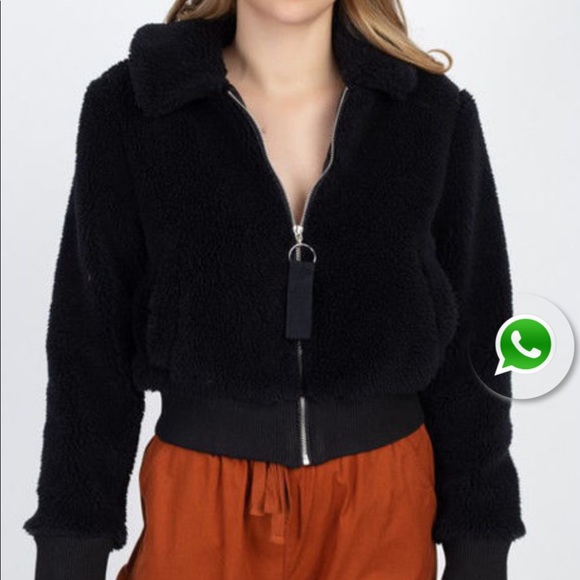 🌹IRIS🌹 Black teddy cropped zip up coat. Size L - Picture 6 of 7